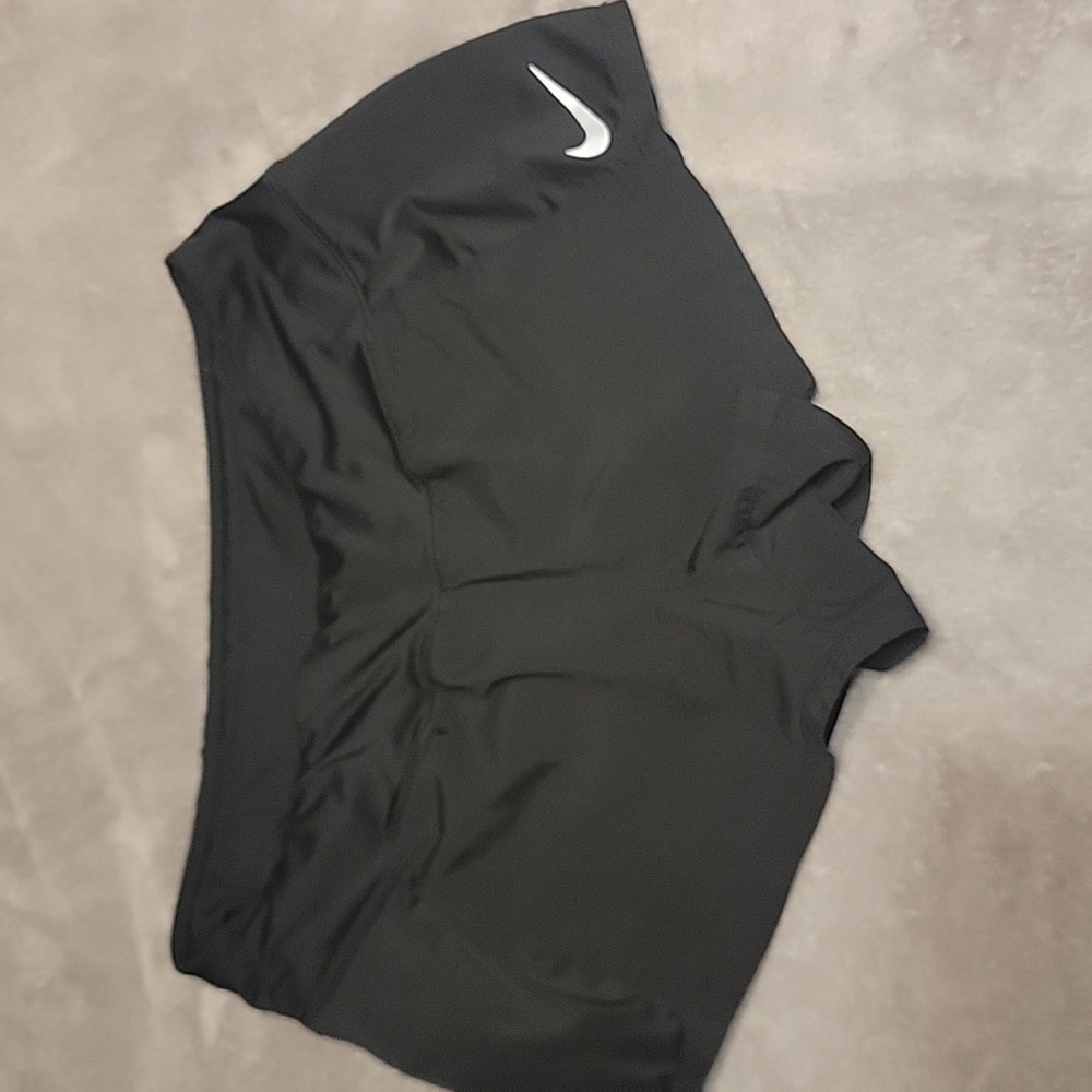 Black nike shorts